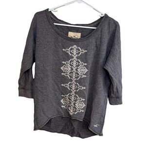 Hollister Gray Loose Knit High Low Sweater Womens XS Grey With White Design